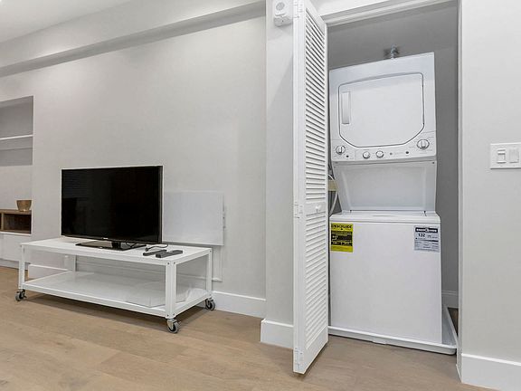 4th image of 333-335 Hyde St #3