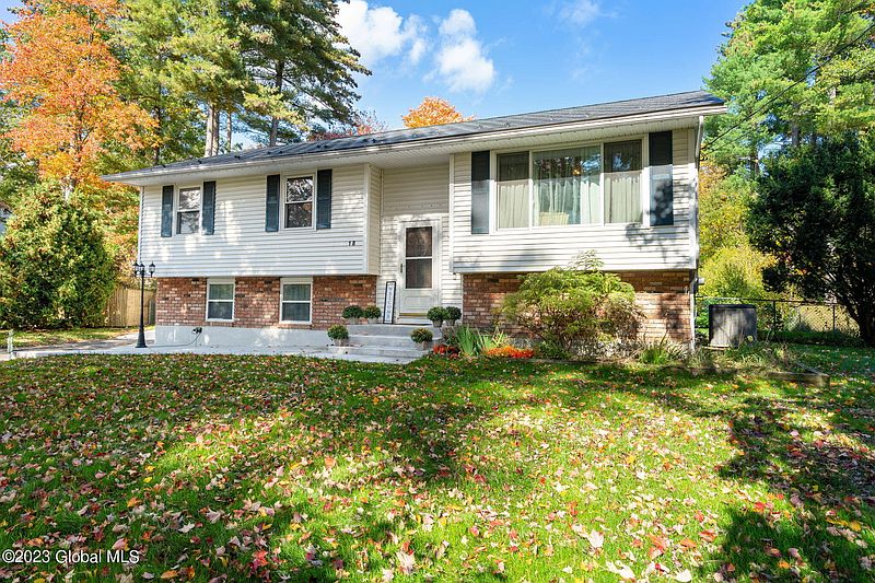 2nd image of 18 Sylvan Lane