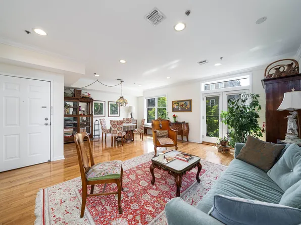 523 Jefferson St #3, Hoboken, NJ 07030
