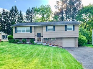 212 Limestone Ln, Syracuse, NY 13219
