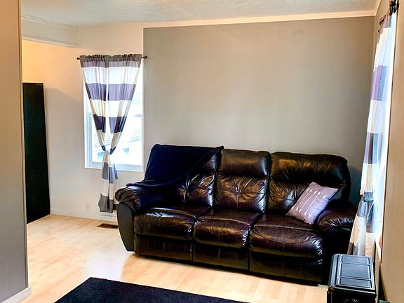 3rd image of 204 Long Dr