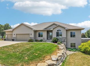W13887 Bannan Ct, Prairie Du Sac, WI 53578