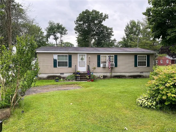 123 Cayuga Ave, Canastota, NY 13032