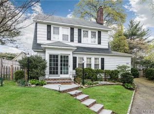 242 Birch Hill Rd, Locust Valley, NY 11560