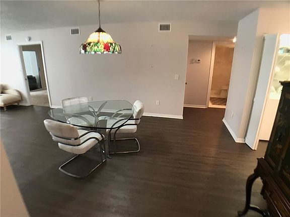 5th image of 700 Lake Orchid Cir APT 106