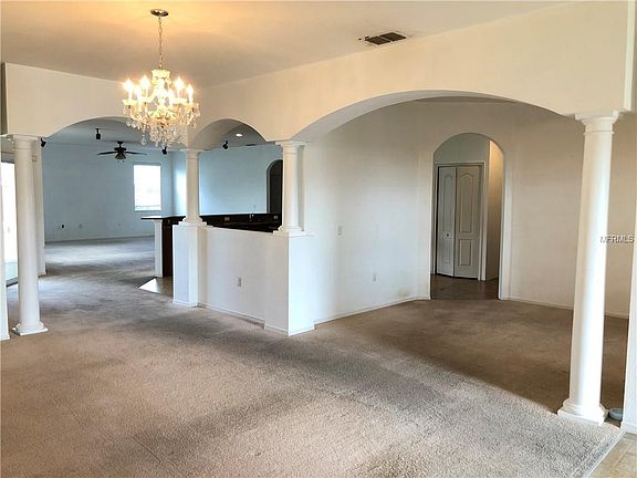 4th image of 6807 Heatherbrook Dr
