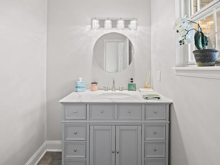 21 Goldersgreen Dr — Photo 15
