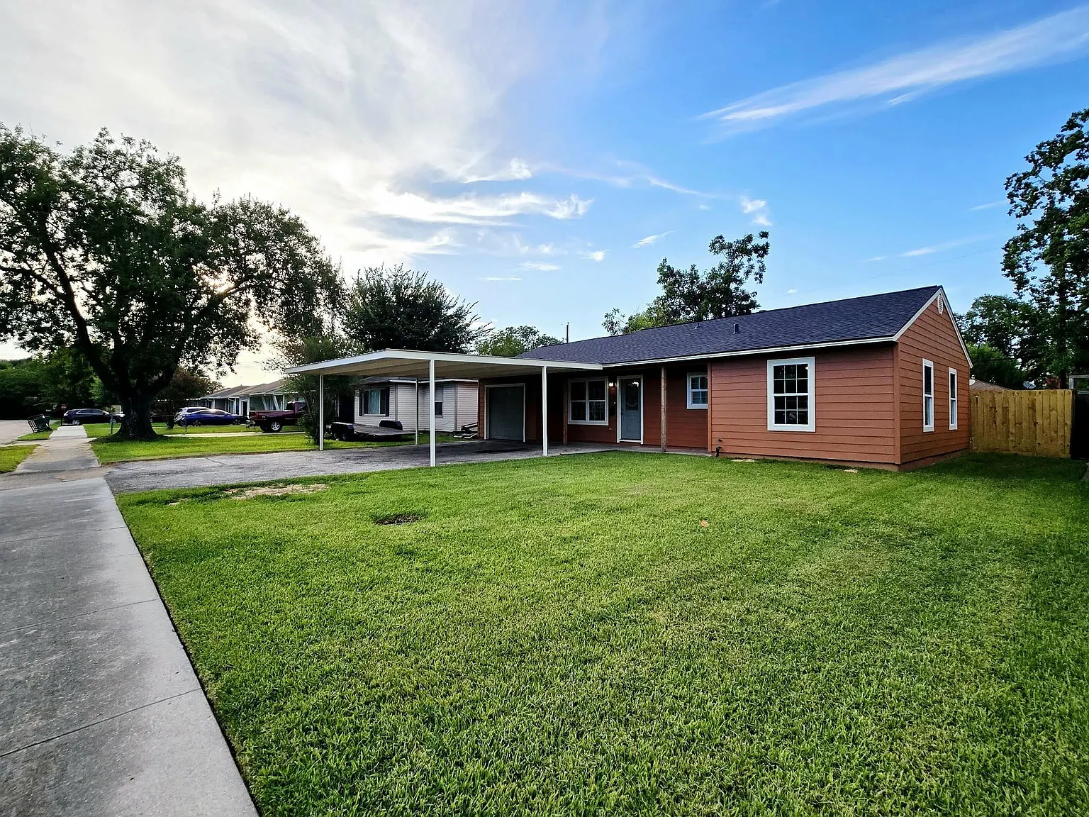 2 bed, 1.0 bath, 883 sqft, $1,650 — Photo 1
