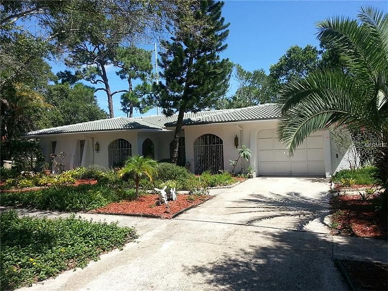 1st image of 601 Ivey Ln