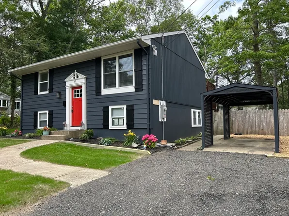 61 Esta Rd, Plymouth, MA 02360