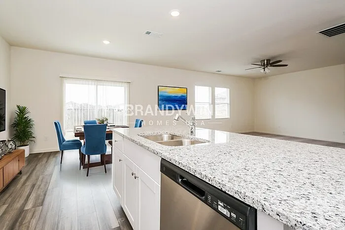 8256 Muscovy Dr — Photo 8