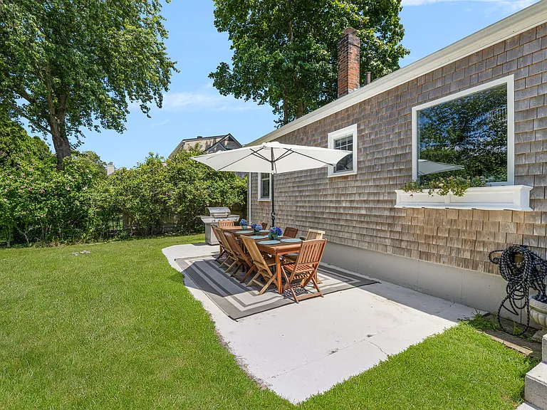 133 Carroll Ave — Photo 29