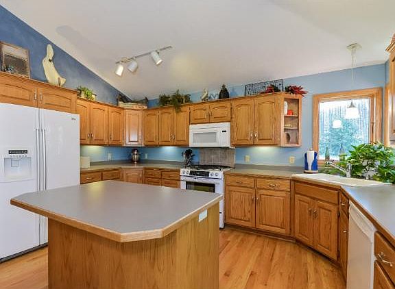 3rd image of 25080 Typo Creek Dr NE