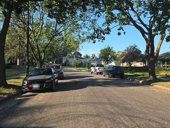 4th image of 894 Lake St