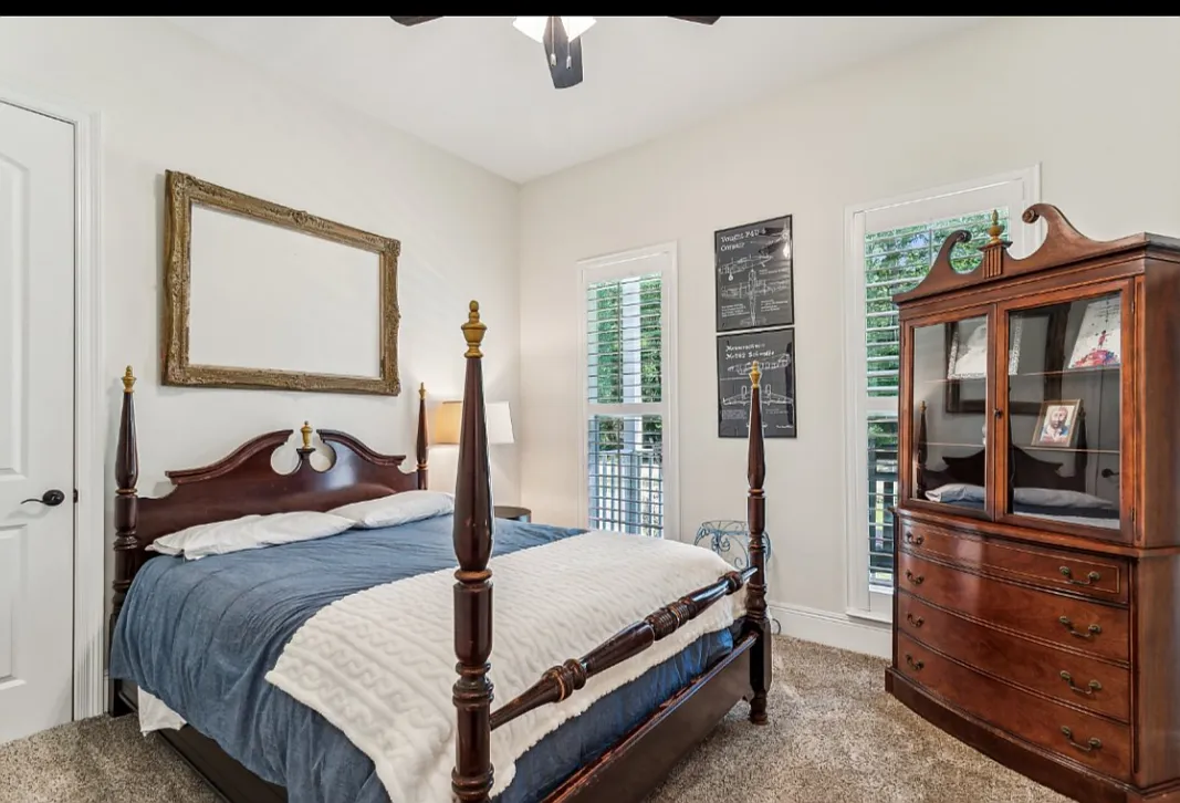 3 bed, 2200 sqft, $875 — Photo 4
