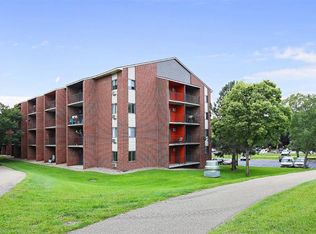Twelve 501 Apartment Homes, Burnsville, MN 55337