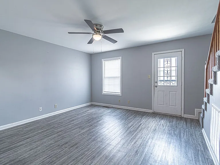 203 Tree Line Dr — Photo 9