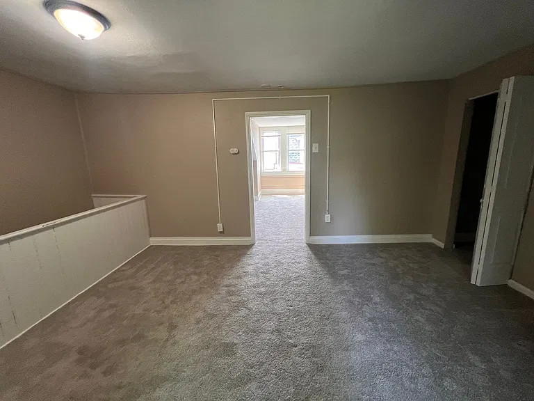 1104 Brabec St — Photo 26