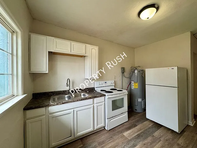 3603 Dorris St — Photo 6
