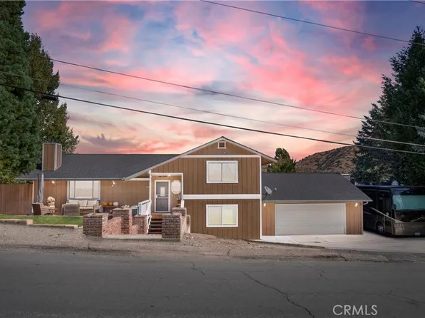 2400 E Canyon Dr, Wrightwood, CA 92397