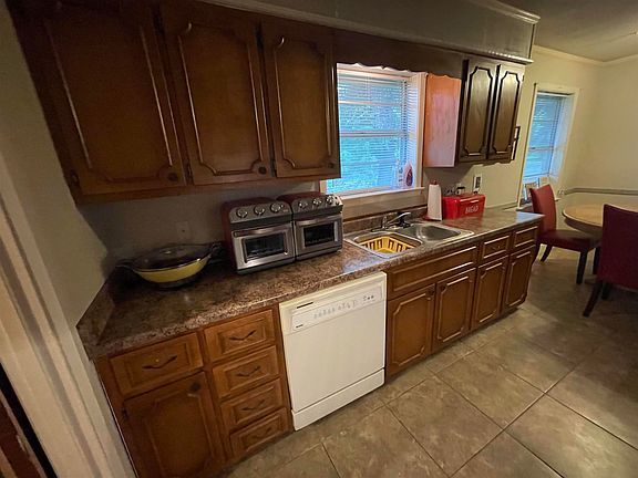 5th image of 540 26th St SE