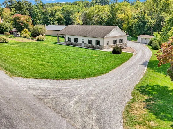 32 Little Beaver Rd, Strasburg, PA 17579