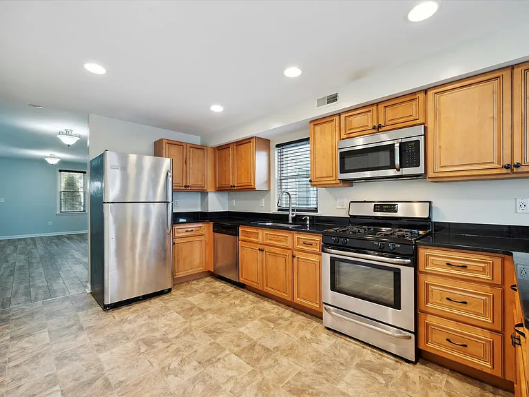 113 S Worthington St — Photo 6