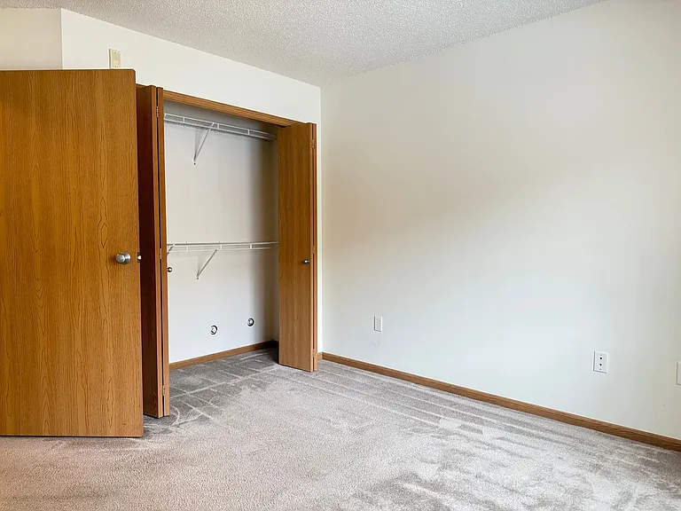 Huntington Pointe I — Photo 6