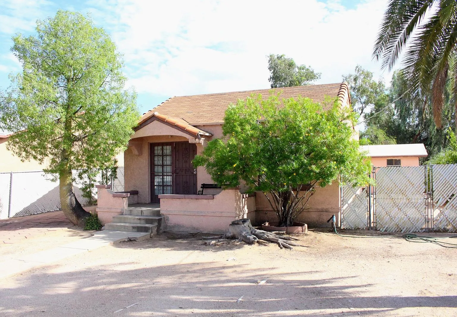 2 bed, 940 sqft, $1,600 — Photo 2