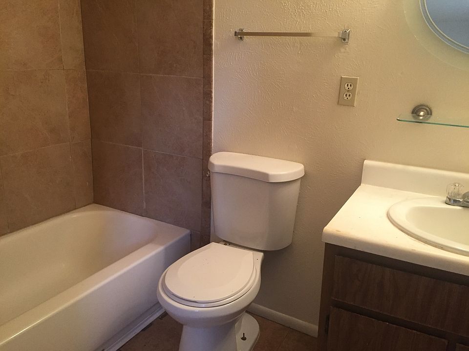 1st image of 1912 Alvarado Dr NE APT C