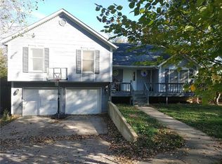 110 Dearborn Cir, Baldwin City, KS 66006