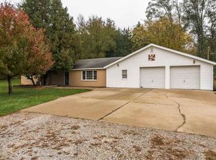 611 4th St S, Cordova, IL 61242