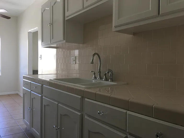 465 S Detroit St #25-106 — Photo 7