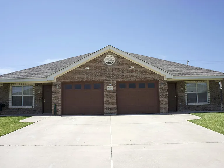 4904B Heather Ln — Photo 1