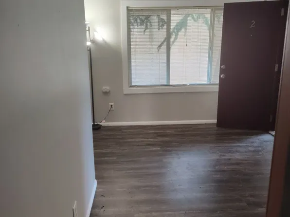 8600 Aurora Ave N APT 2, Seattle, WA 98103