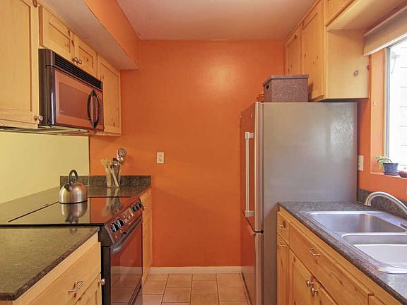 4th image of 208 Ventura St #A