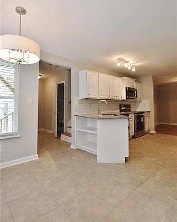 5th image of 11908 Rock Canyon Dr