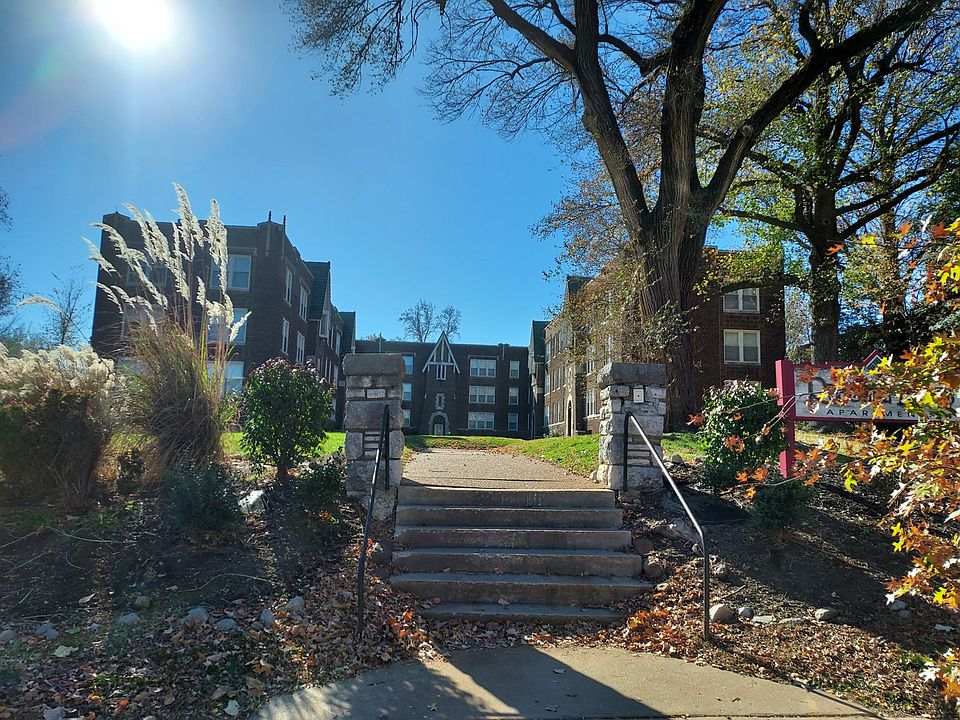 1st image of 3308 Russell Blvd APT D