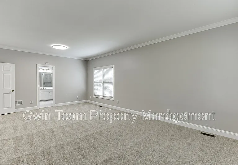 9345 Riverclub Pkwy — Photo 23
