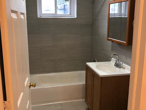 4th image of 18 N 12th St #B3