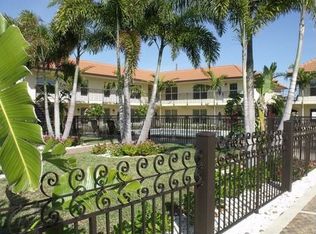 660 8th St N APT 108, Naples, FL 34102