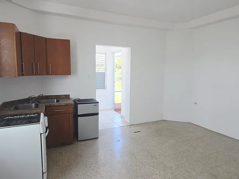 185 Avenue Noel Estrada — Photo 6