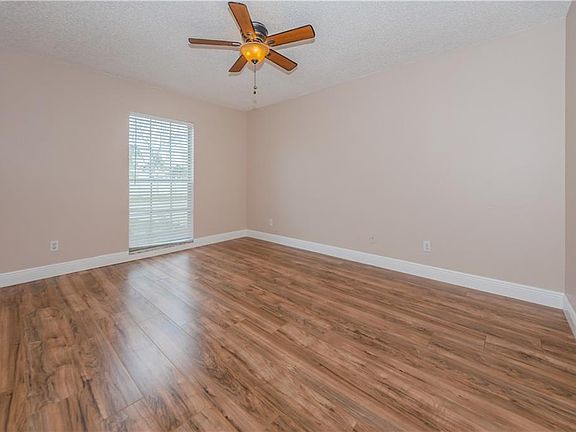 4th image of 12928 Gorda Cir S
