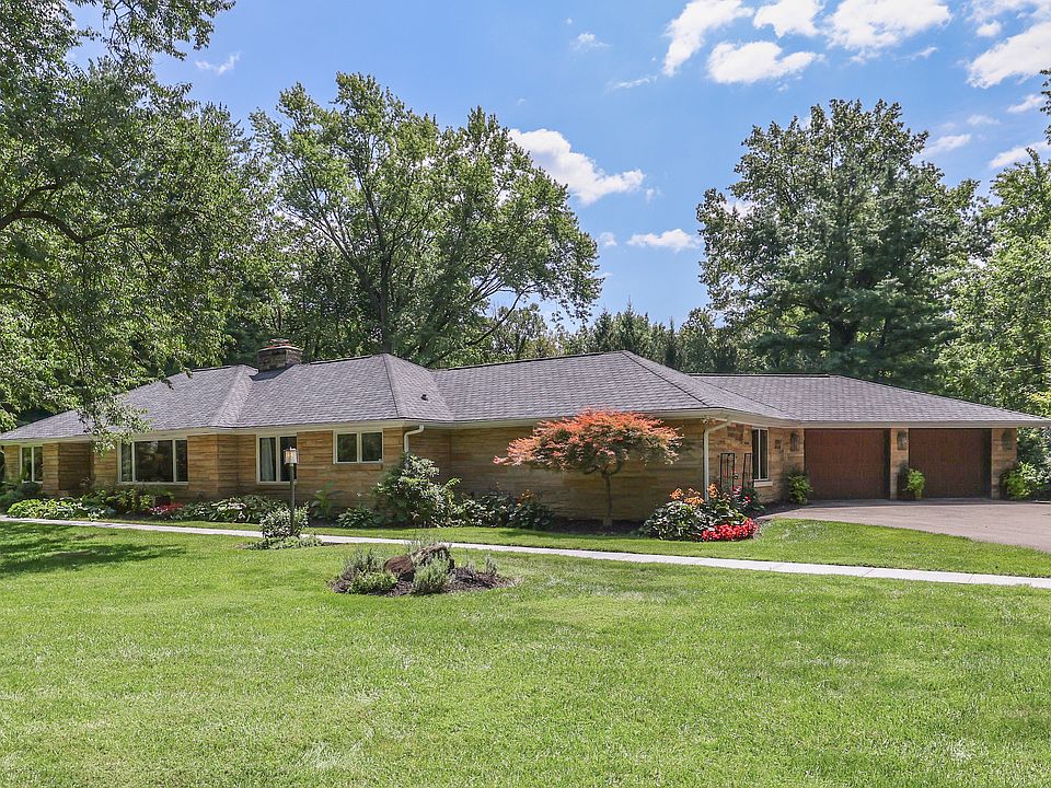 1st image of 39 Highland Manor Ct N