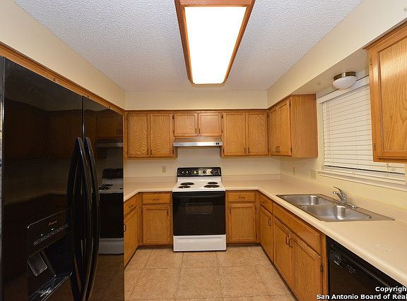 5th image of 8715 Welles Hbr