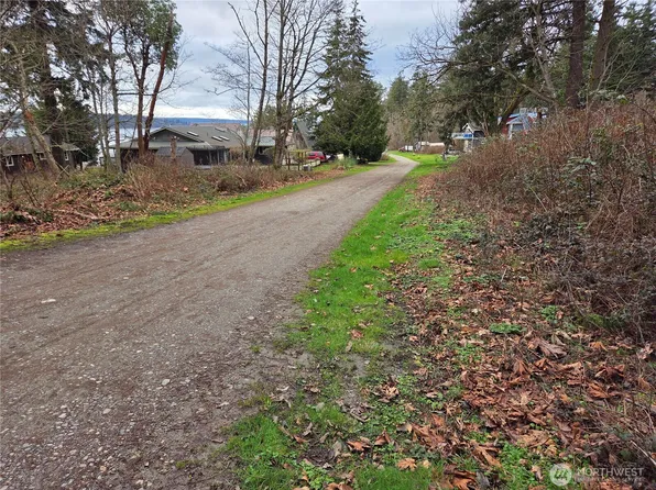 103 B Whidbey Island Drive, Hat Island, WA 98206