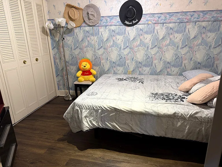 Second bedroom