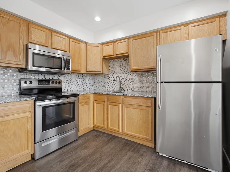398 Harry S Truman Dr — Photo 3