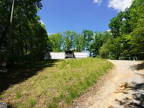 5th image of 302 Jackson Rd