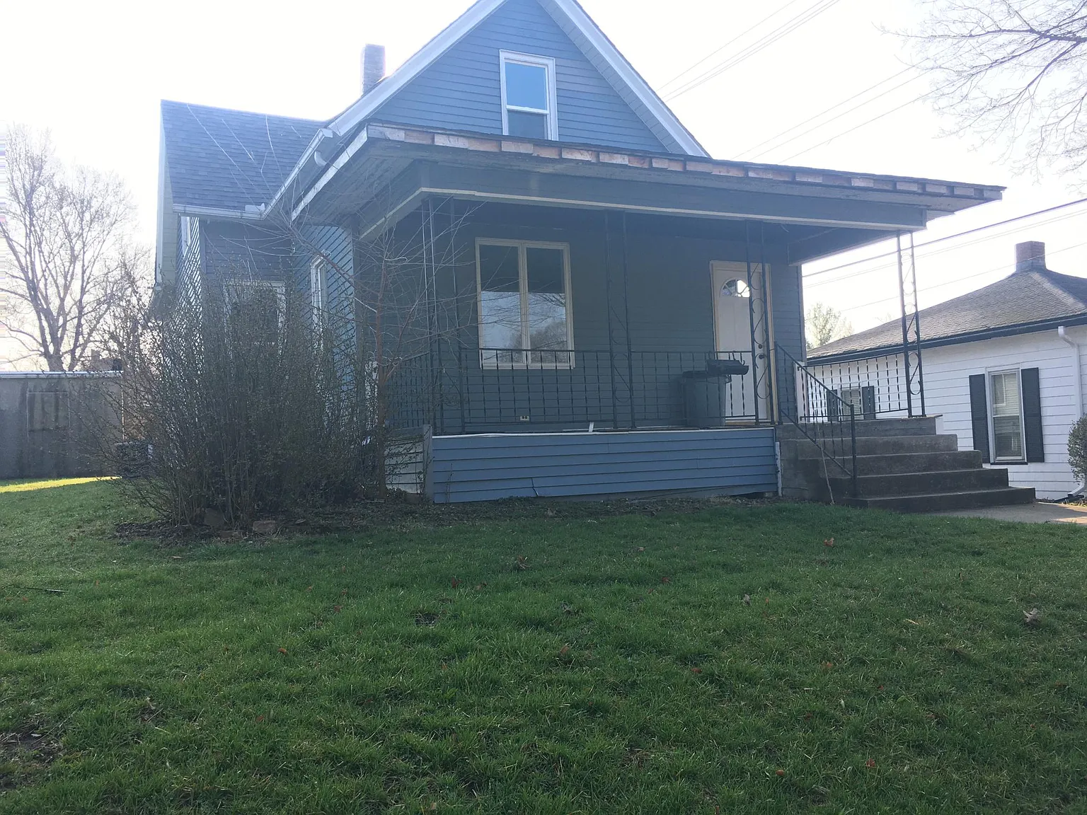 638 Wright St photo 1